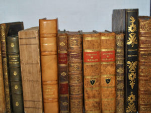 Livres anciens reliés cuir